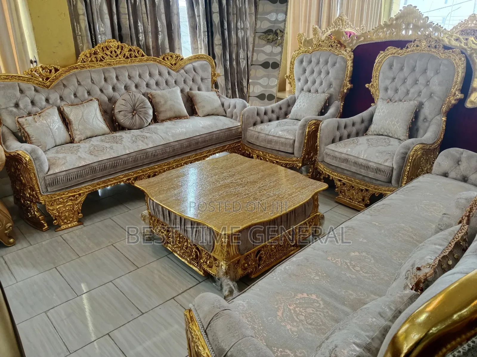 Exclusive Luxury Set of Royal Sofa