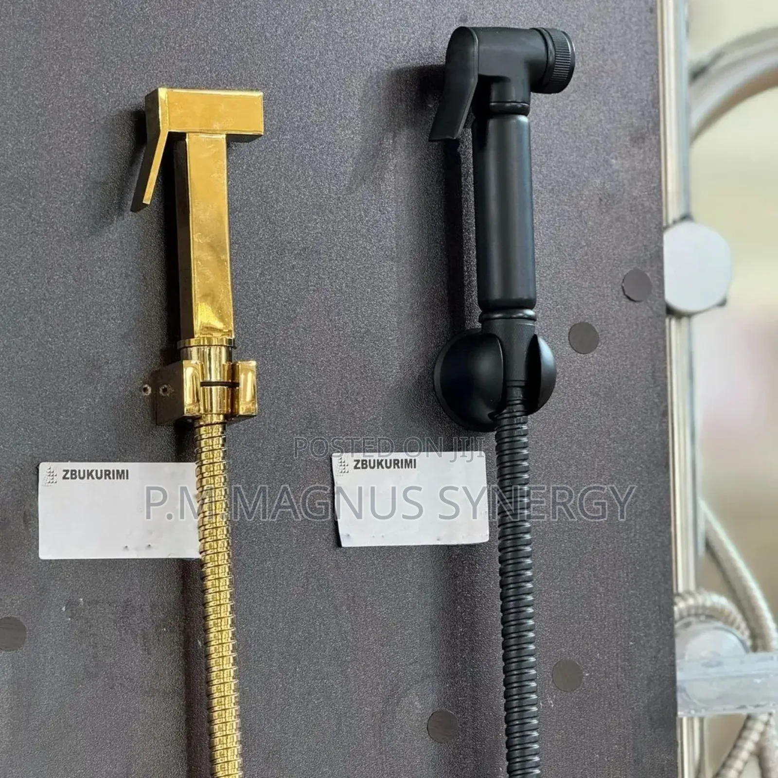 England Standard Black Pleasing Shower.