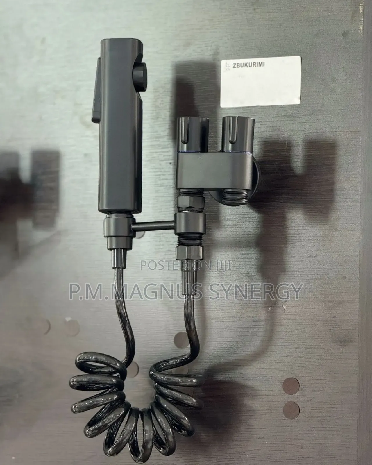 England Standard Black Pleasing Shower.
