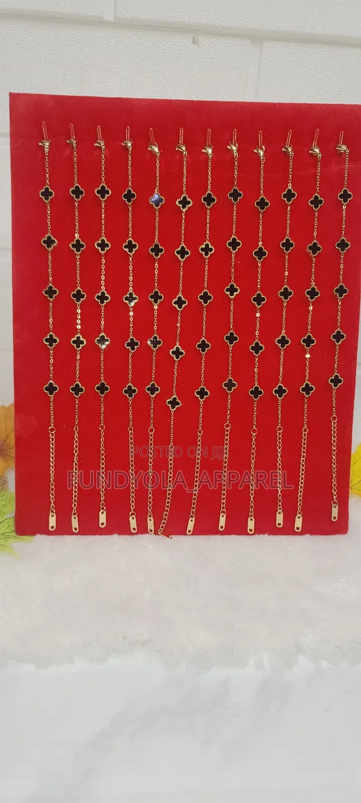 High-Quality Black and Gold Vca Bracelet
