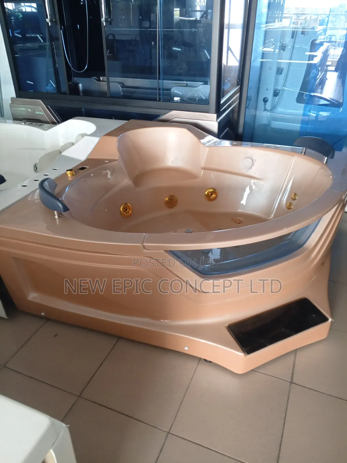 Double Jacuzzi With Glass