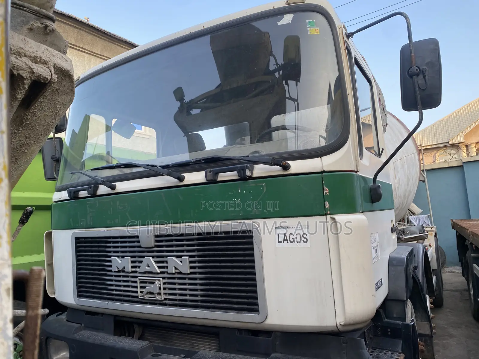 Concrete Mixer - 12 Tyres