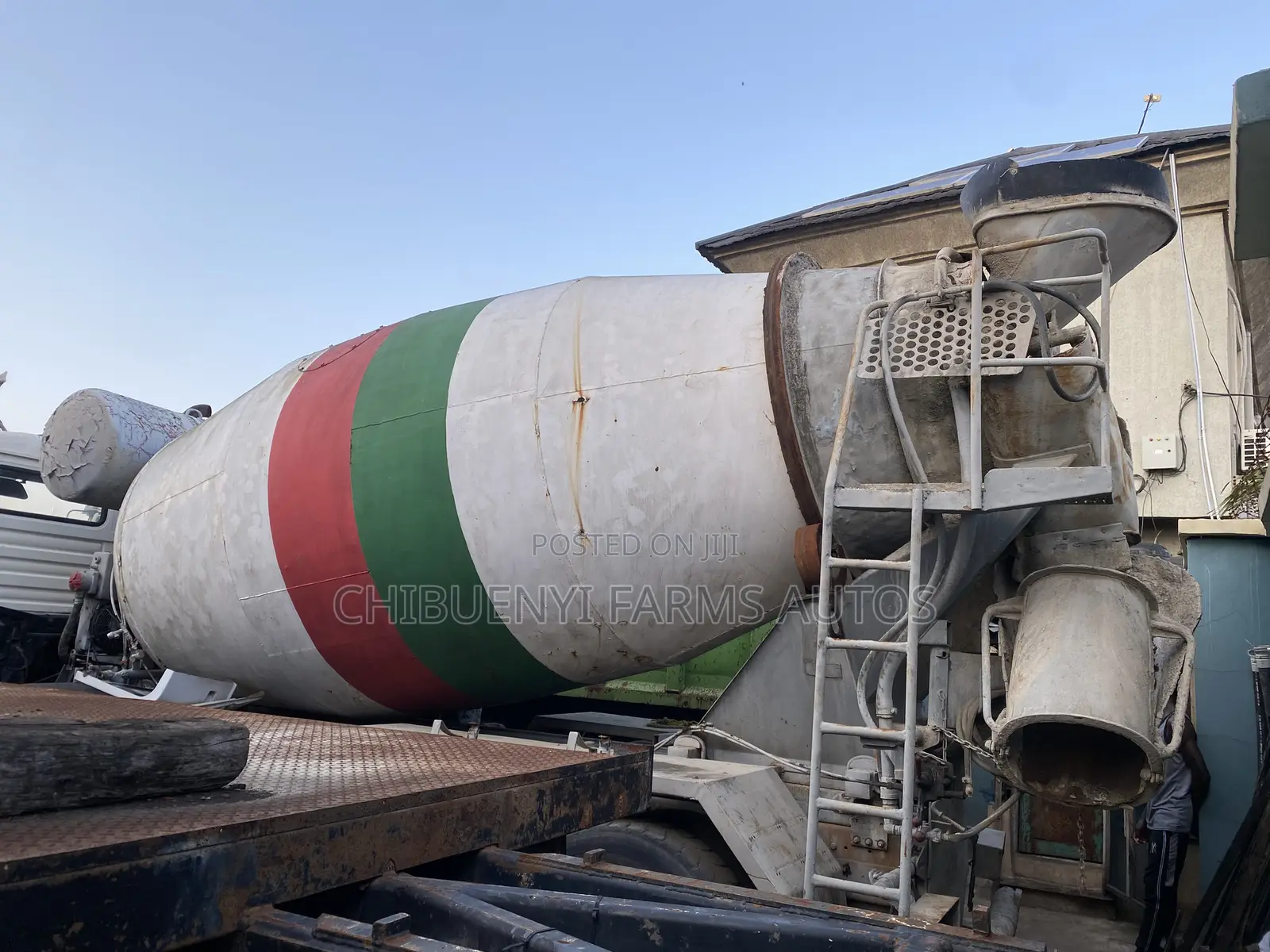Concrete Mixer - 12 Tyres
