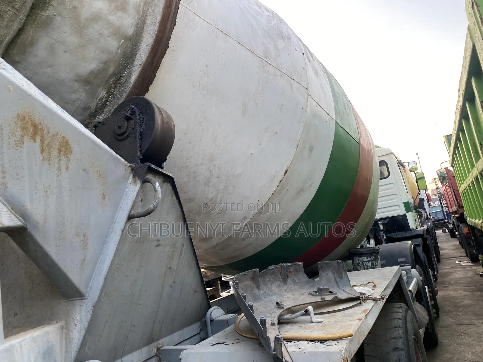 Concrete Mixer - 12 Tyres