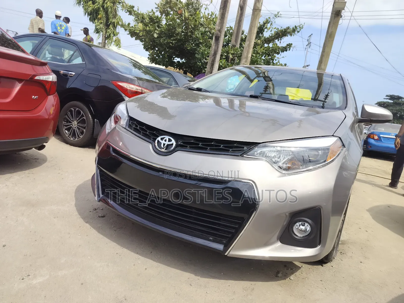 Toyota Corolla 2015 Gold