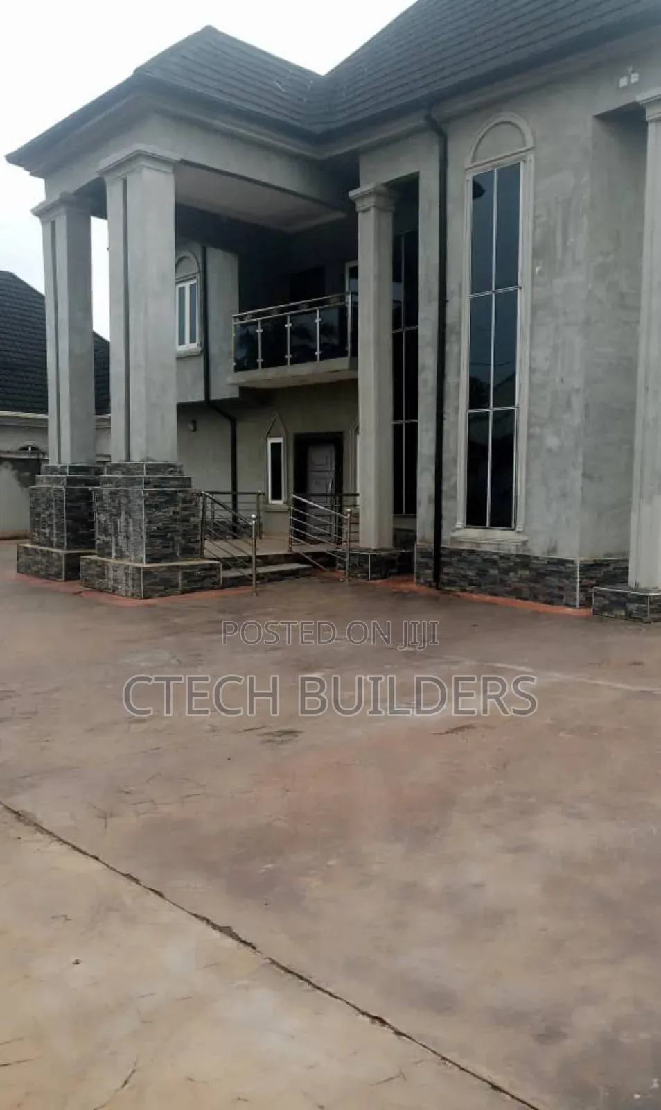6bdrm Duplex in Benin City for sale