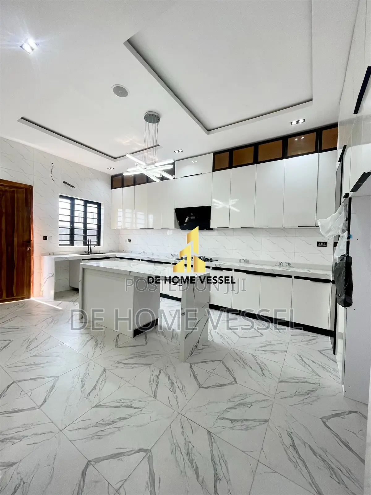 5bdrm Duplex in Lekki for sale