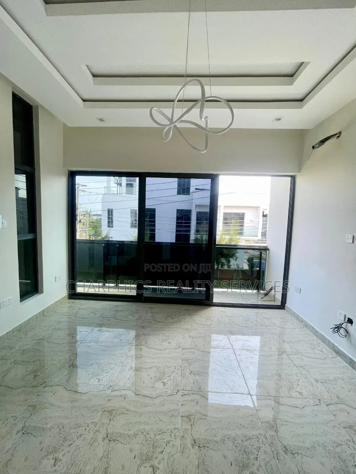 5bdrm Duplex in Lekki for sale