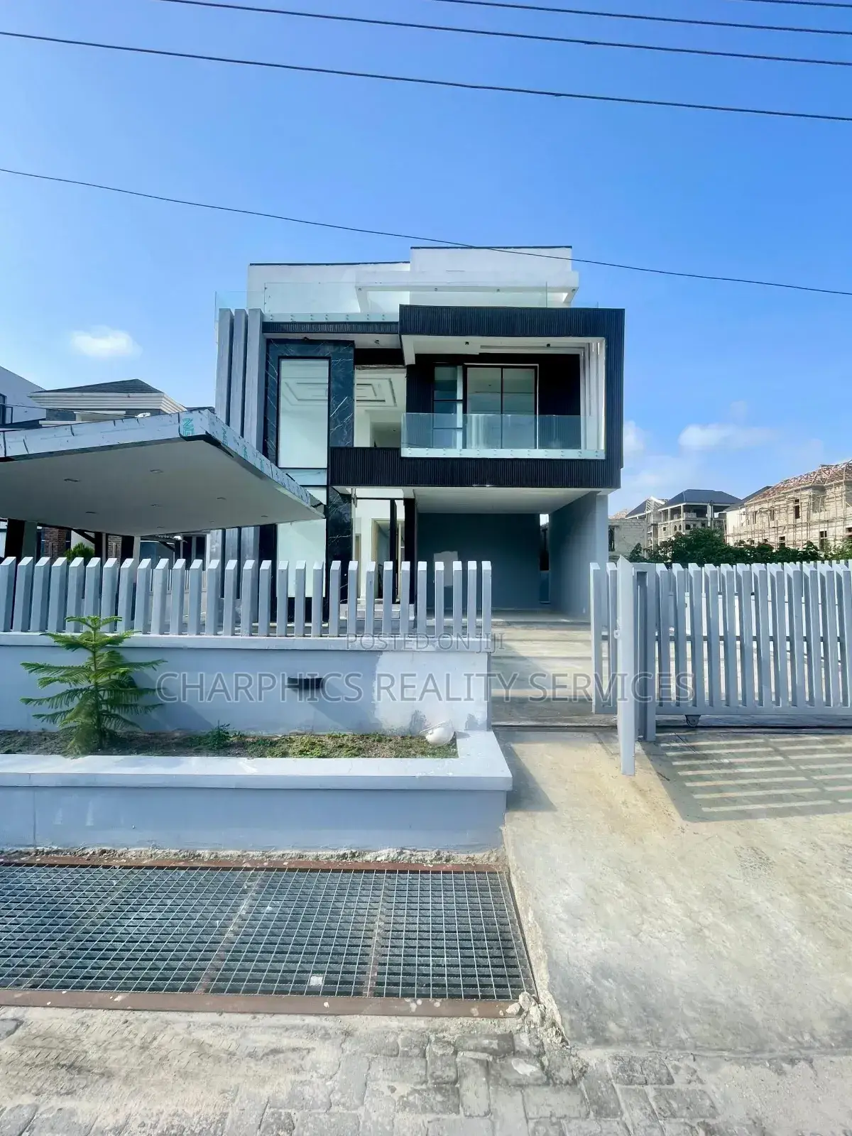 5bdrm Duplex in Lekki for sale