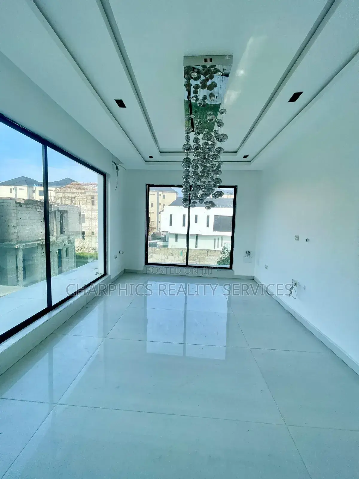 5bdrm Duplex in Lekki for sale