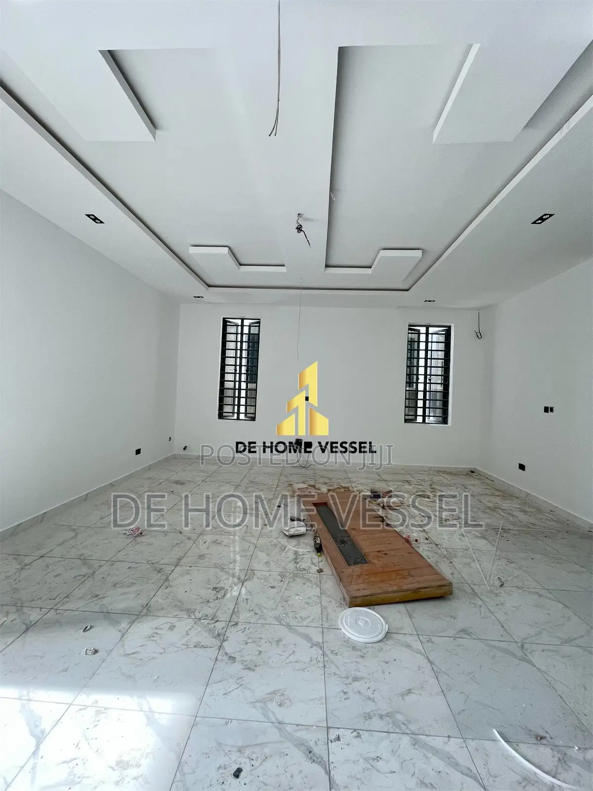 5bdrm Duplex in Chevron for sale