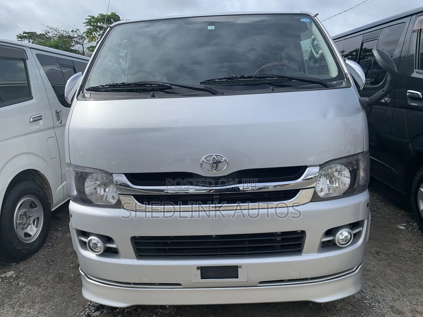 Toyota HiAce 2012 Silver