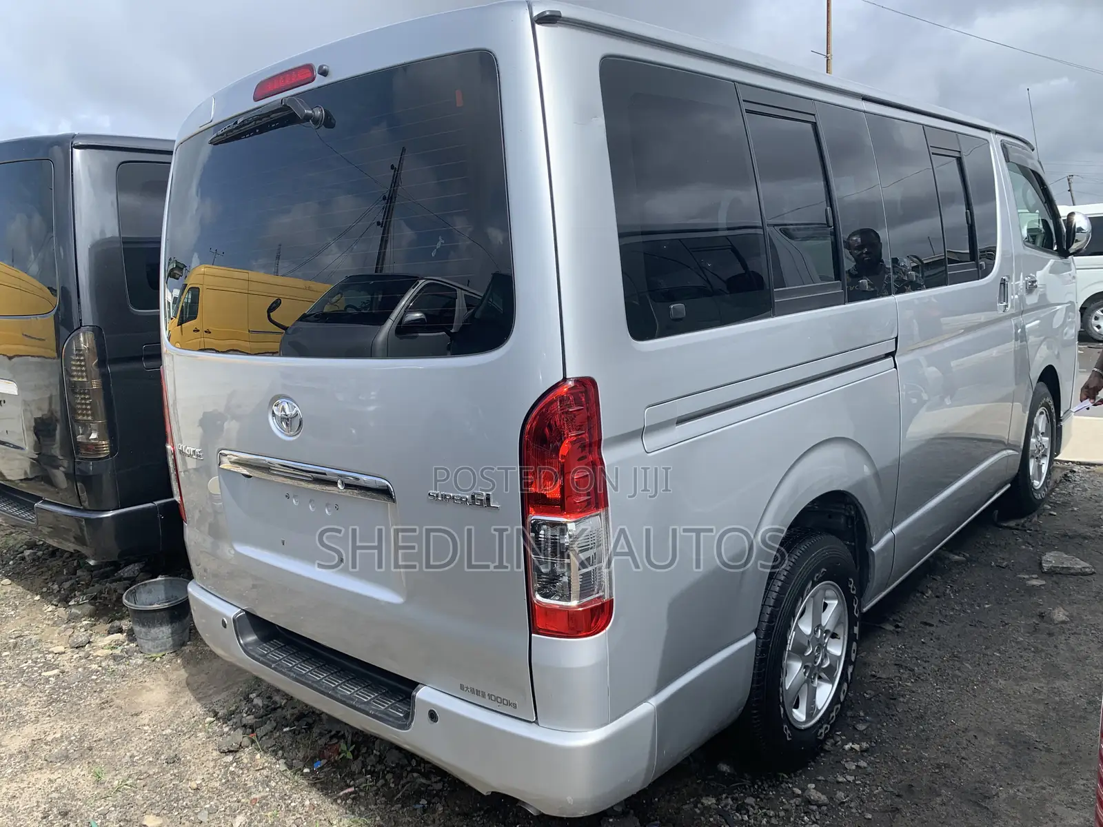 Toyota HiAce 2012 Silver