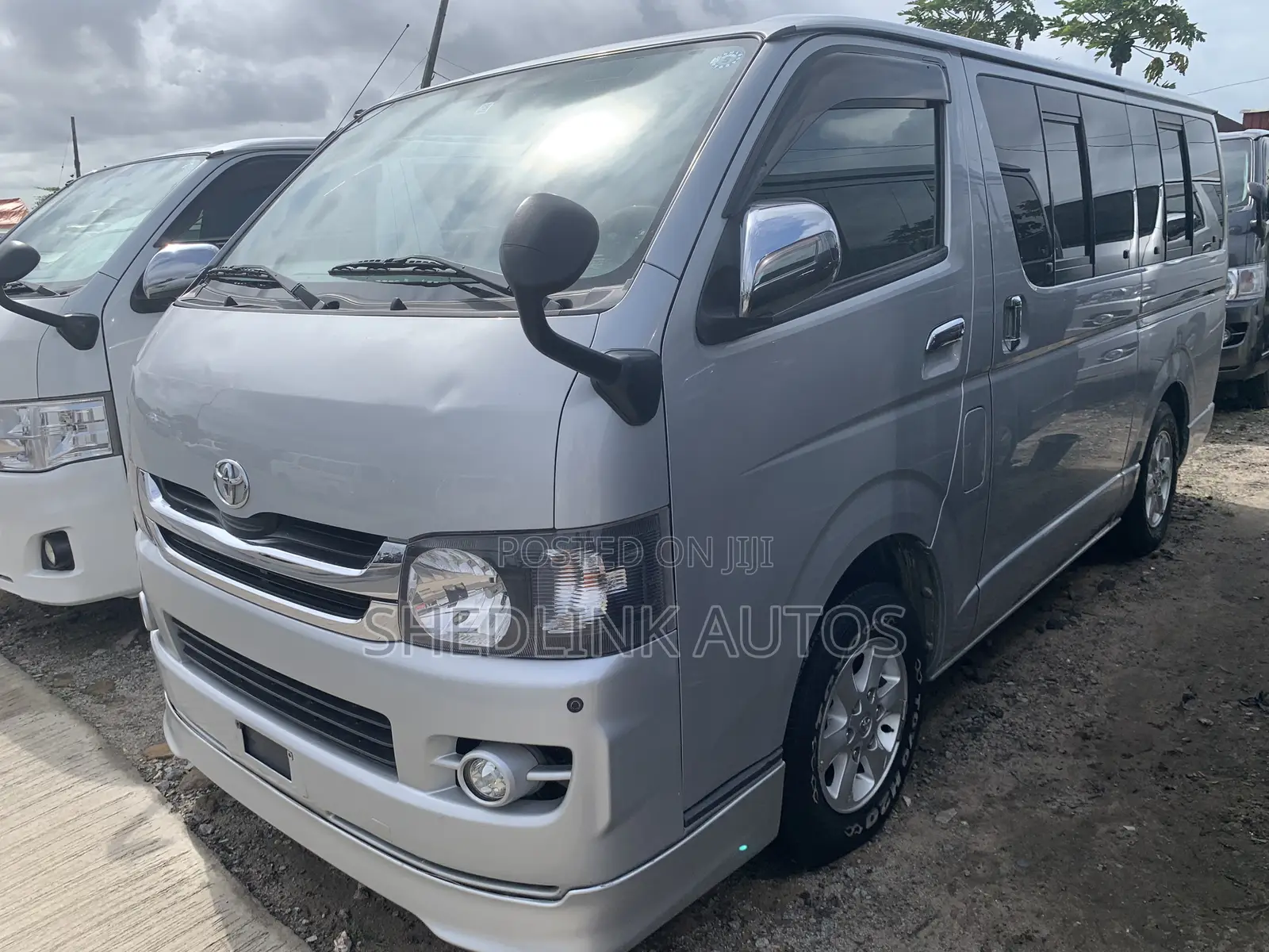 Toyota HiAce 2012 Silver