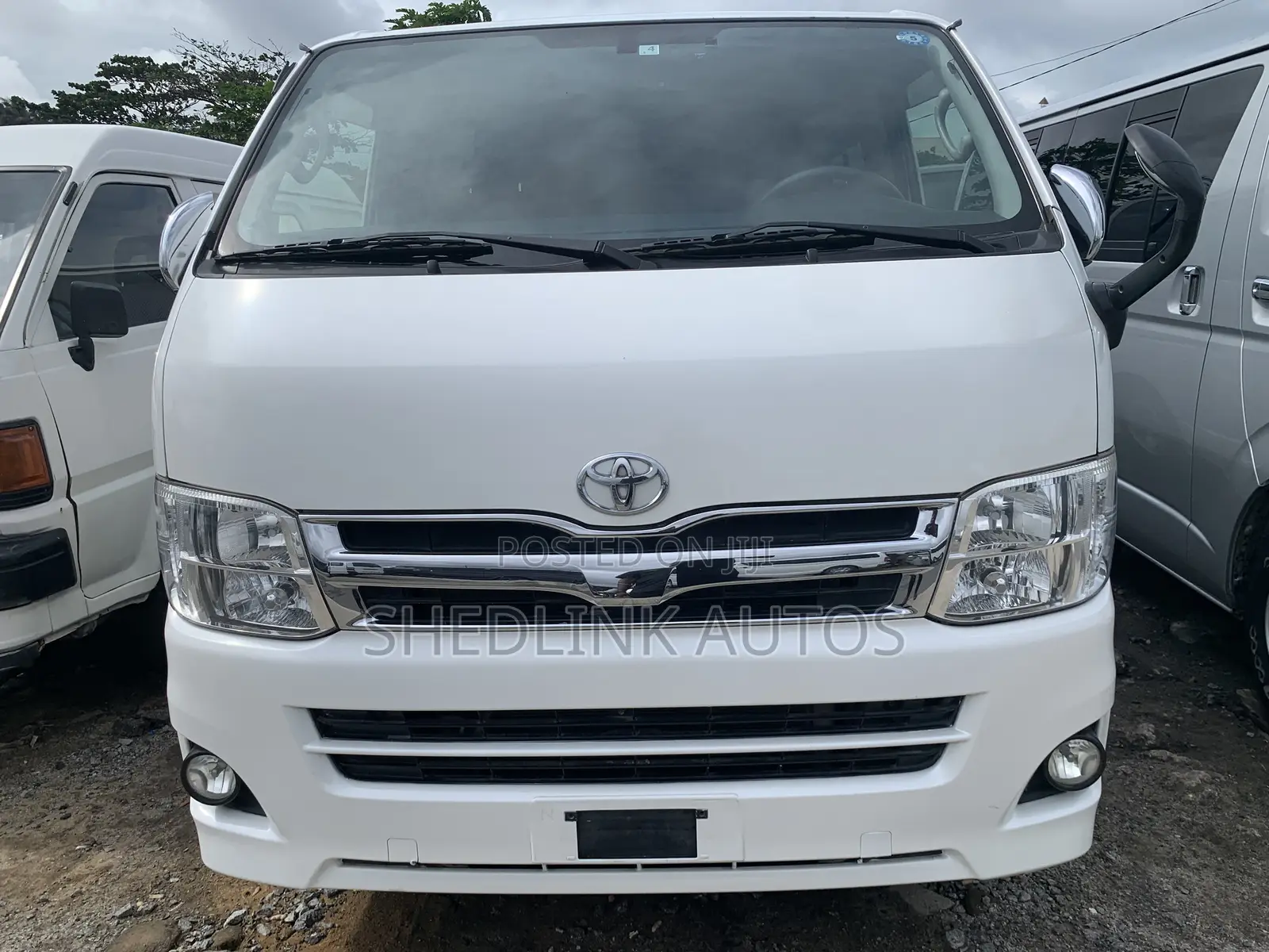 Toyota HiAce 2013 White