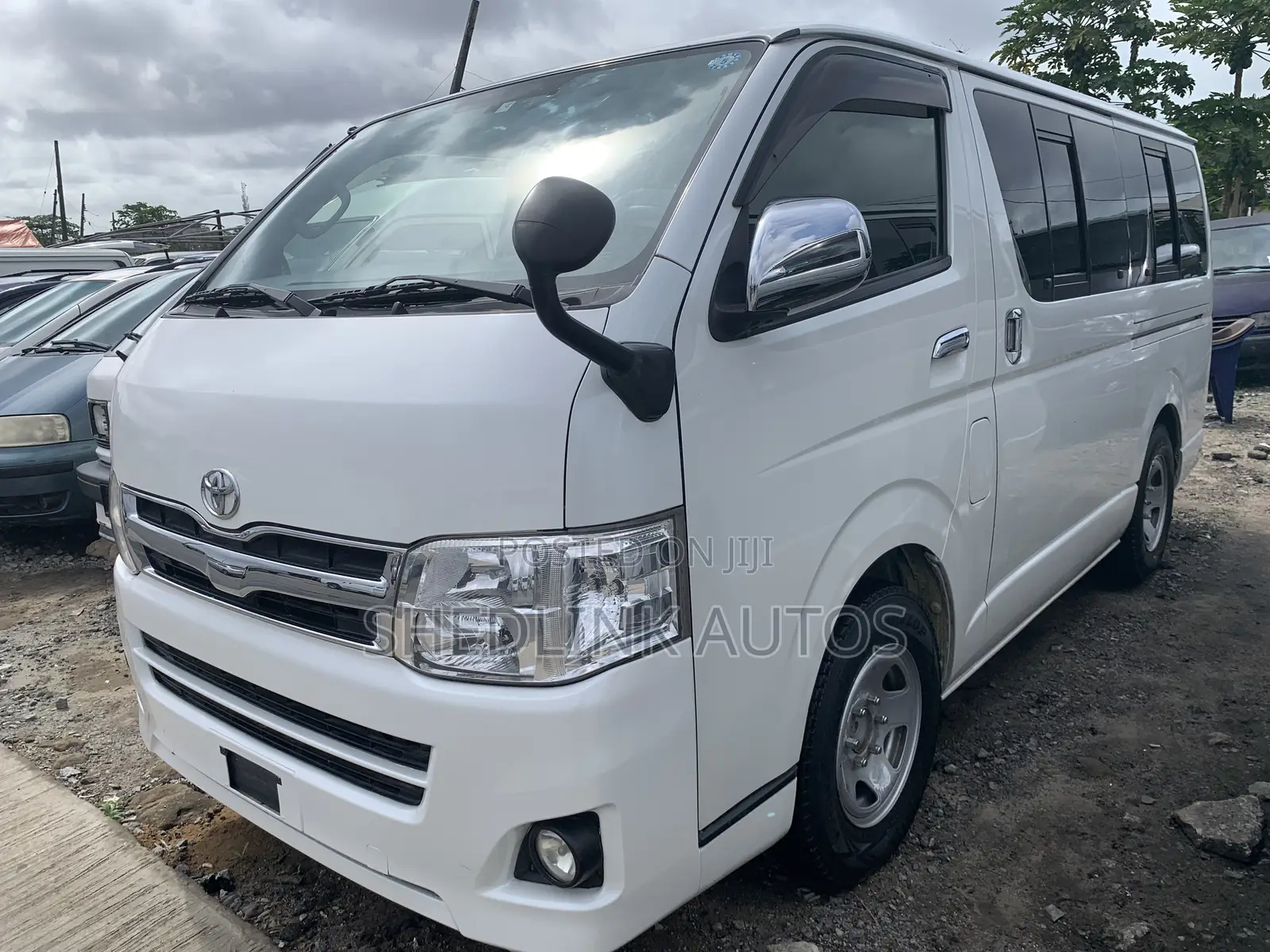 Toyota HiAce 2013 White