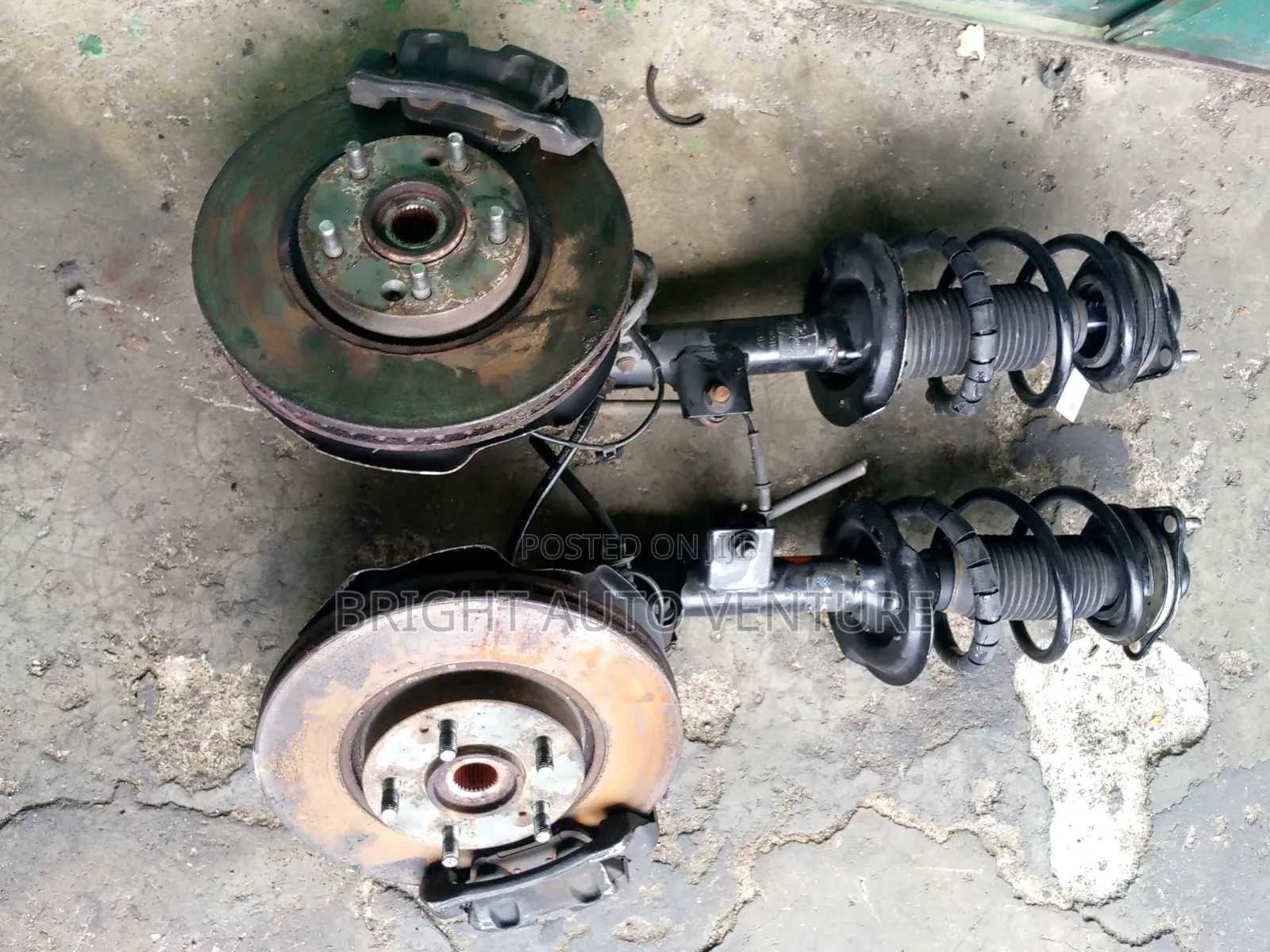 Complete Hub and Front Shock for Hyundai Sonata 2012