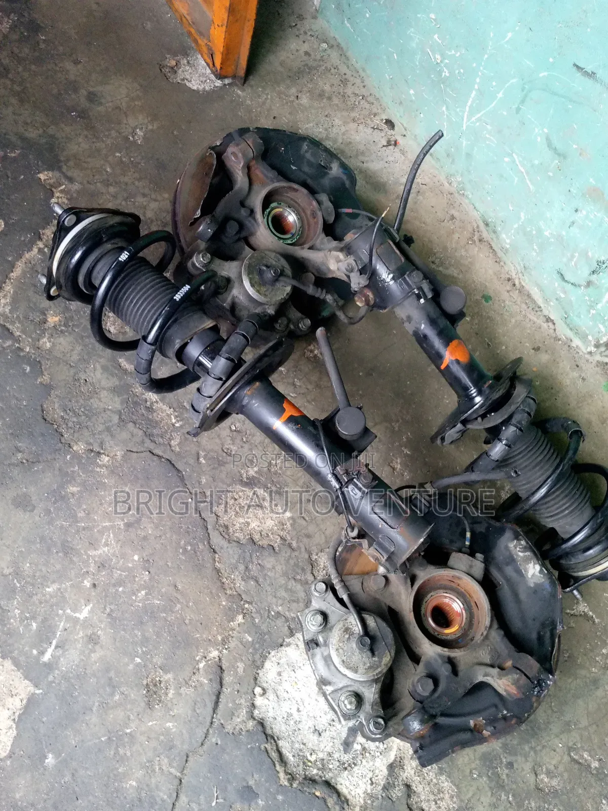 Complete Hub and Front Shock for Hyundai Sonata 2012