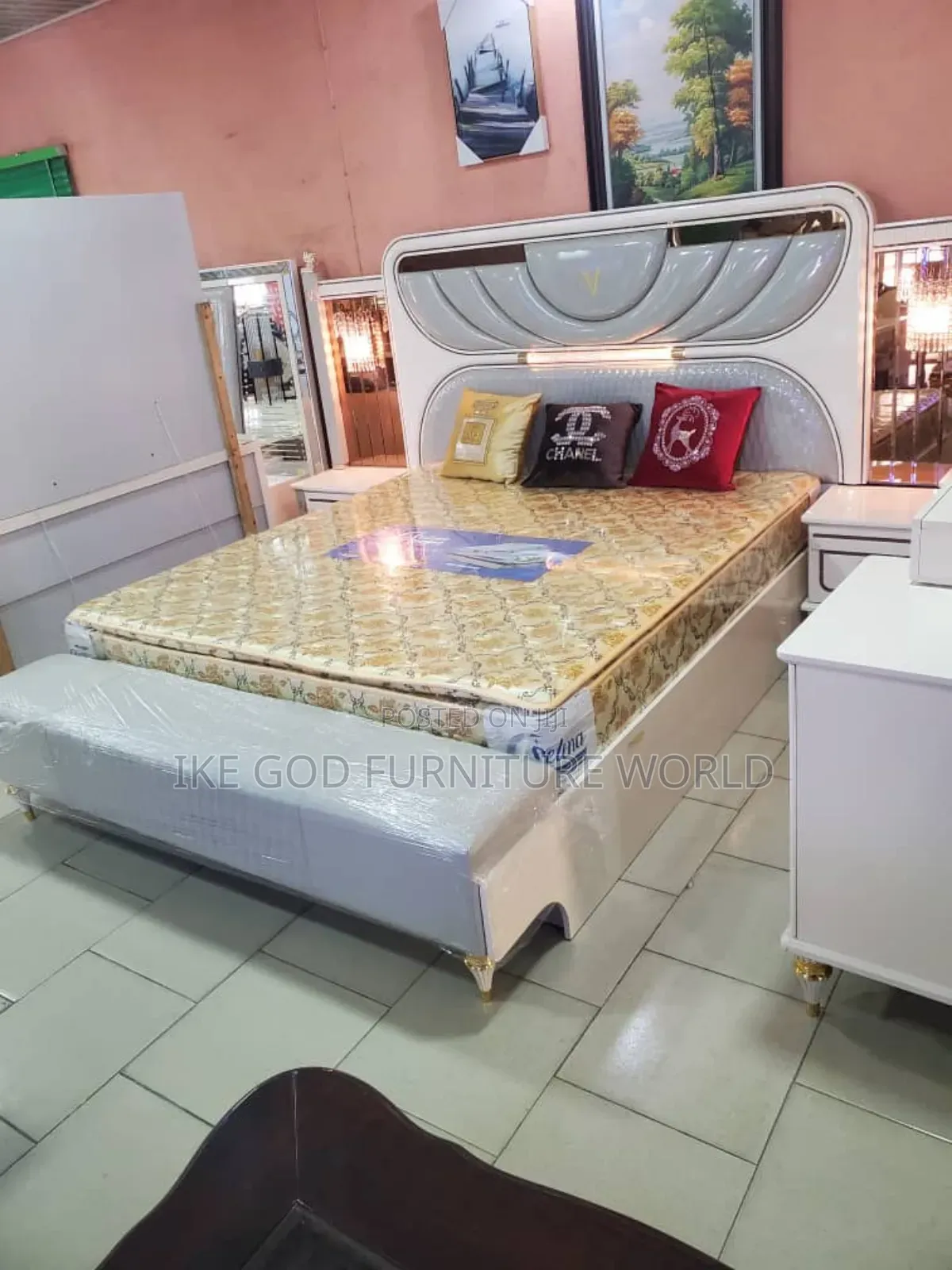 6by7 Imported Turkish Contemporary Bed With Dressing Mirror