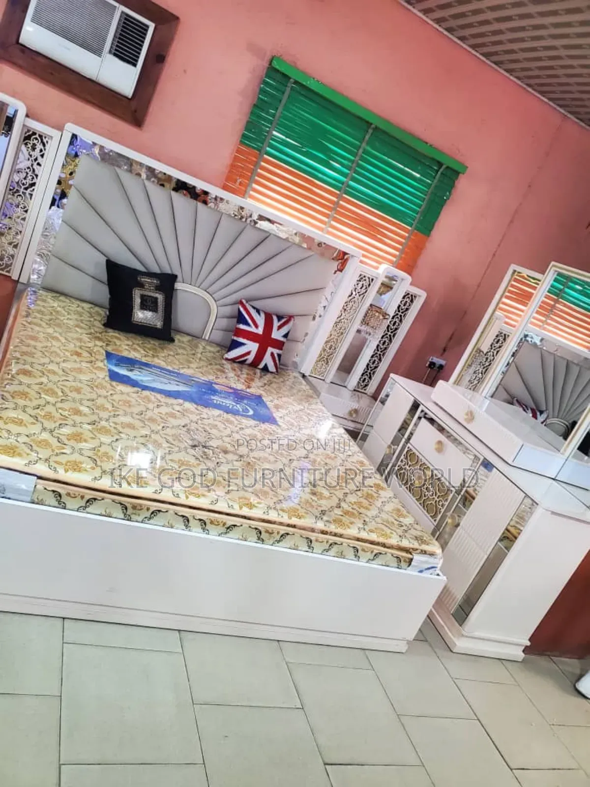 6 By7 Imported Turkish Contemporary Bed With Dressing Mirror