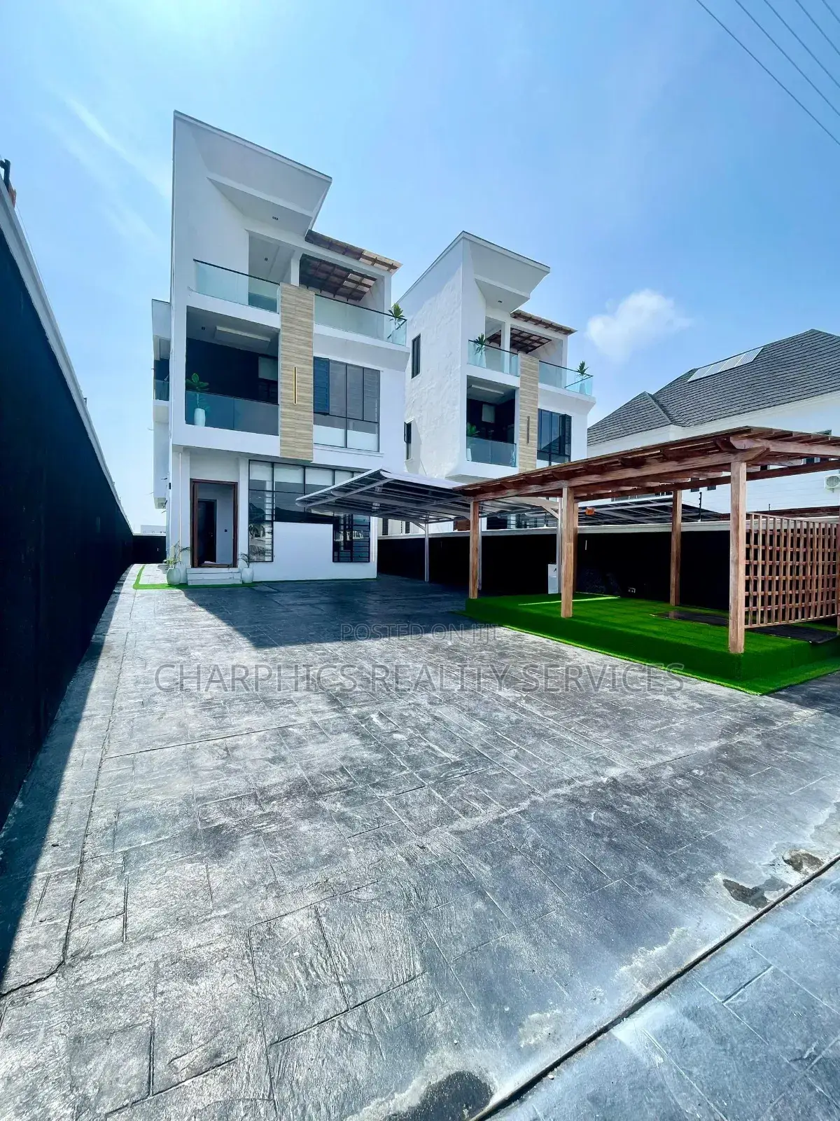 5bdrm Duplex in Lekki for sale
