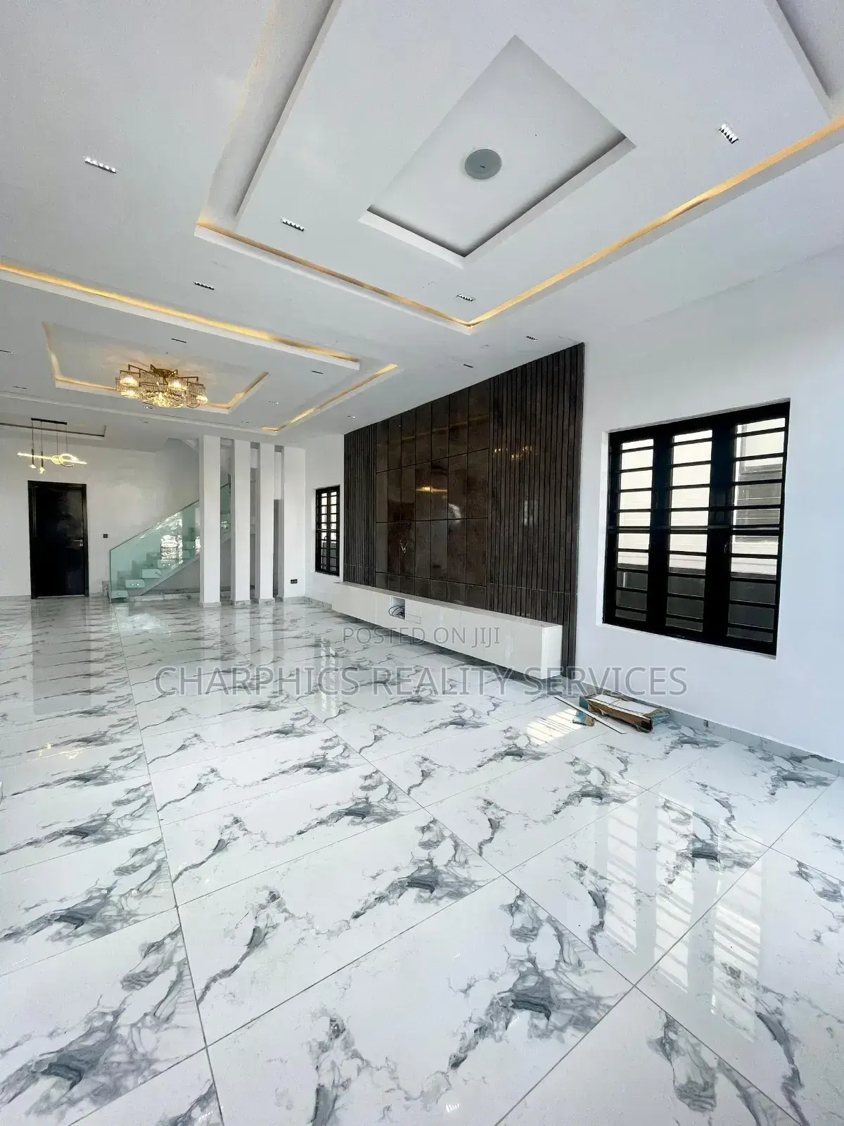 5bdrm Duplex in Lekki for sale