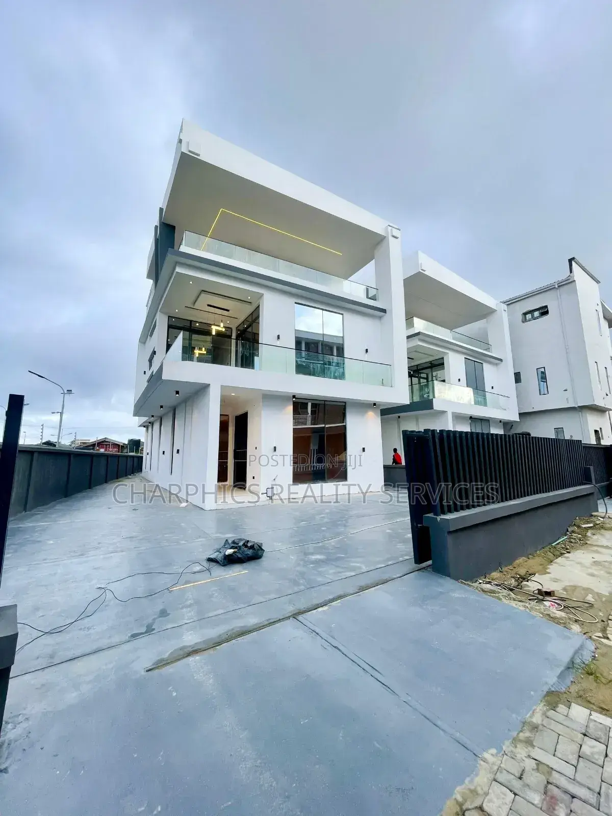 5bdrm Duplex in Lekki for sale