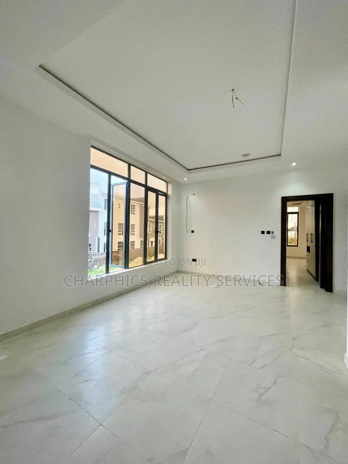5bdrm Duplex in Lekki for sale