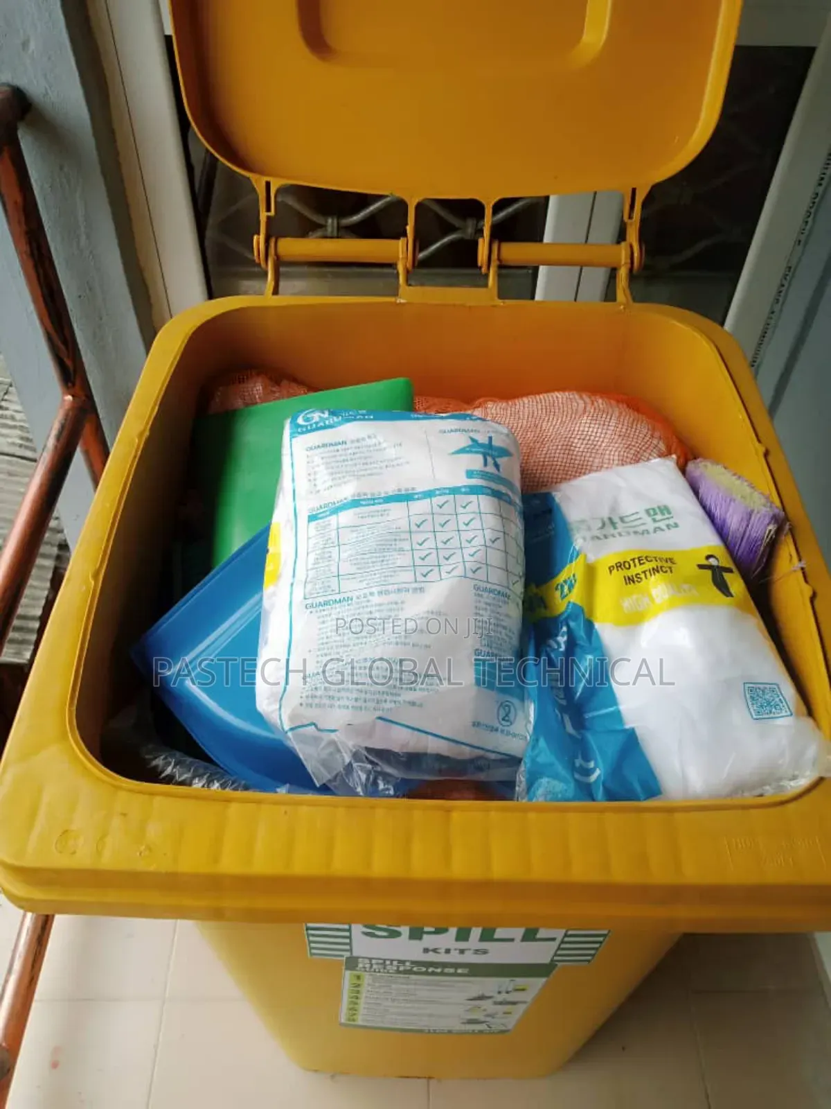 Emergency Oil Spill Kit 240liter (Oil Spill Response Kit)