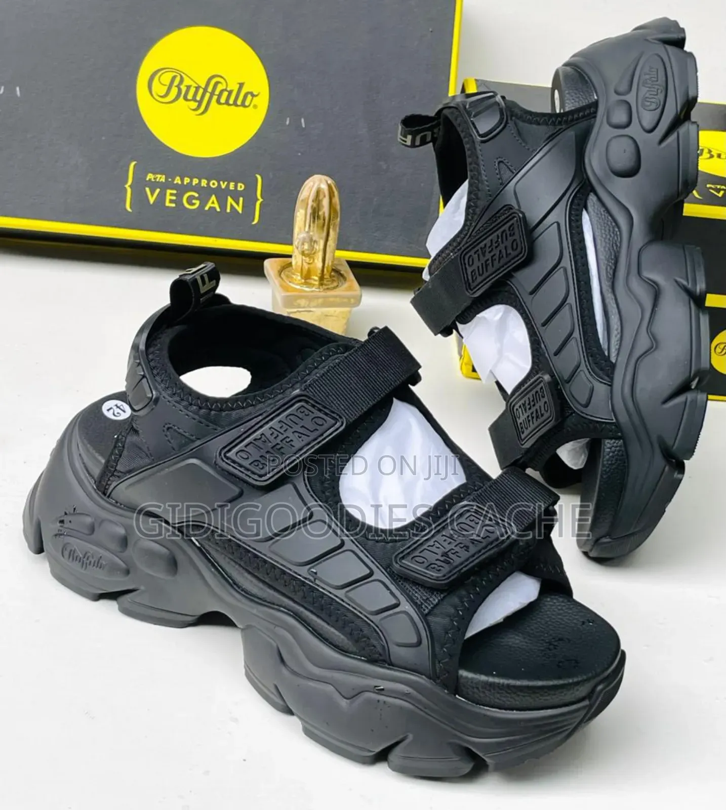 Buffalo Chunky Sandals