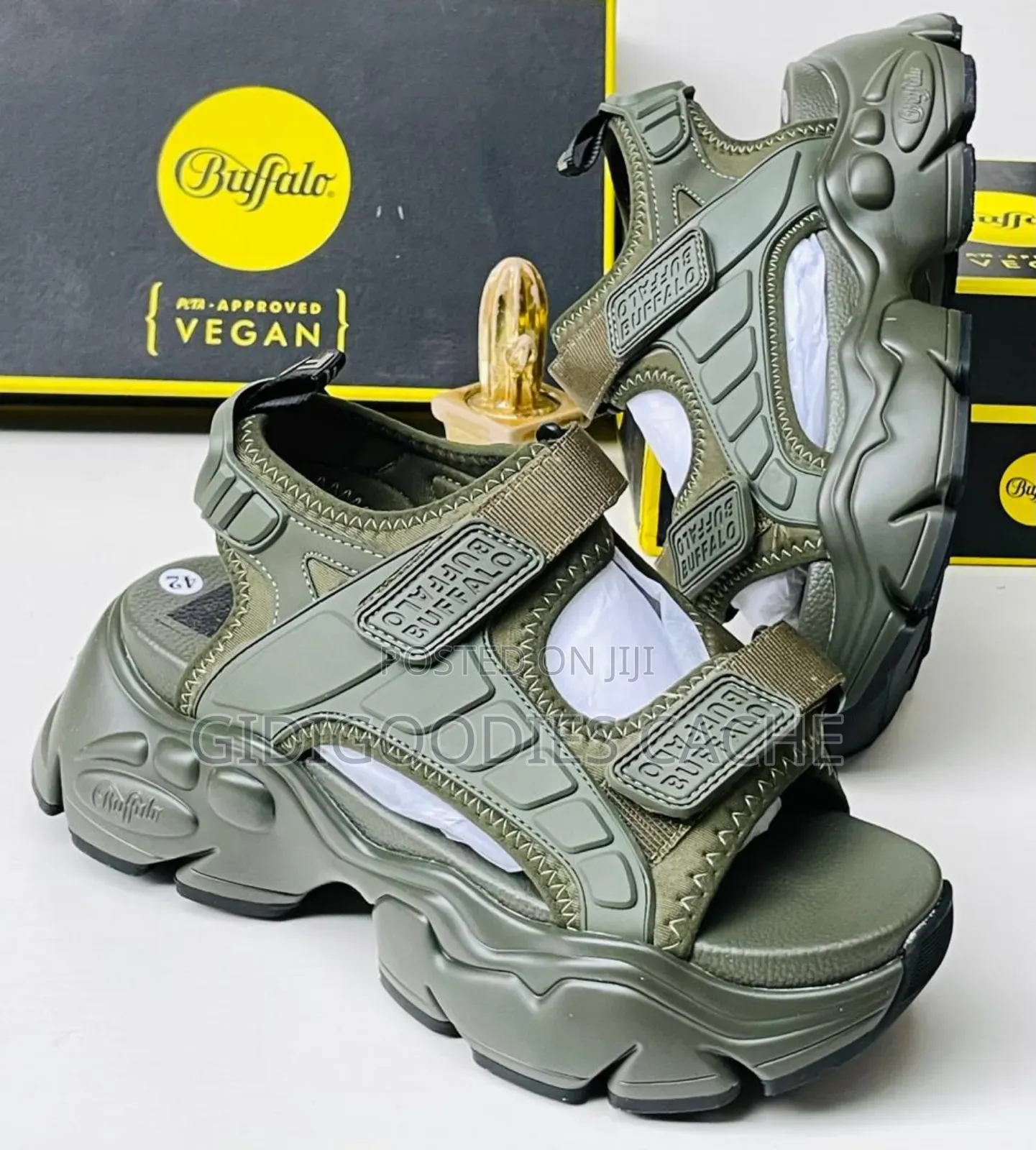 Buffalo Chunky Sandals