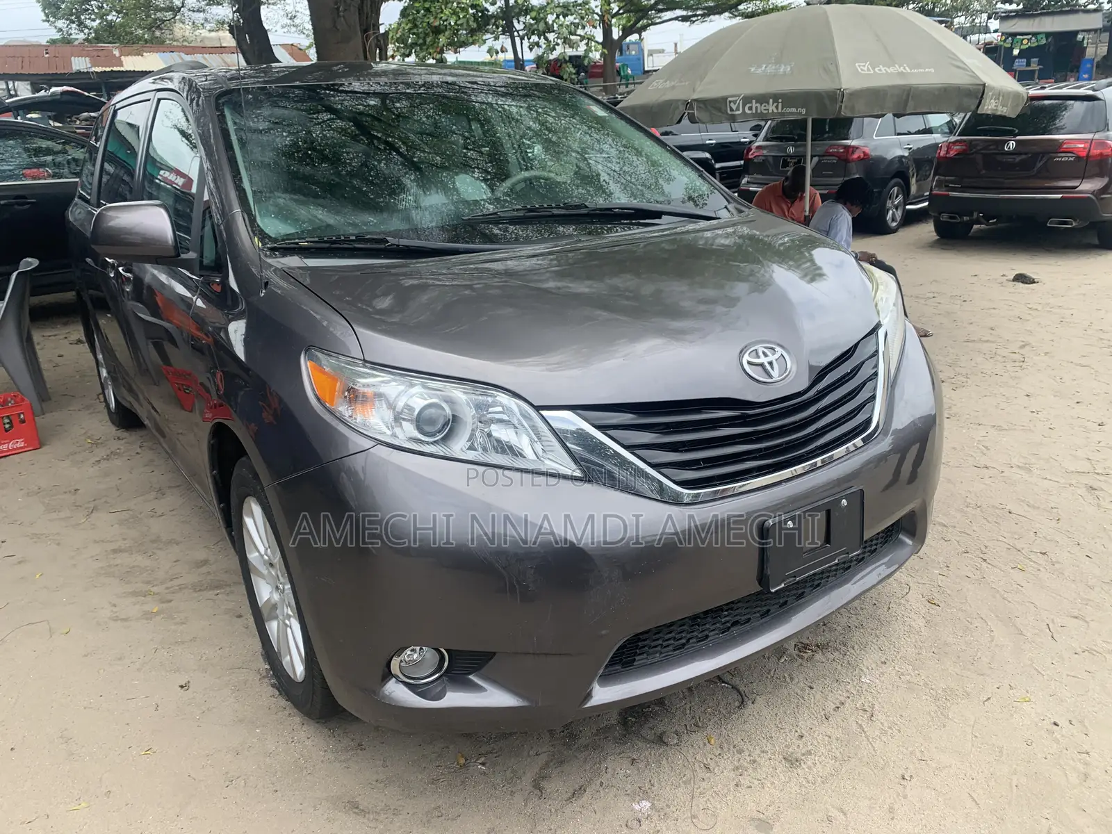 Toyota Sienna LE AWD 7-Passenger 2013 Gray