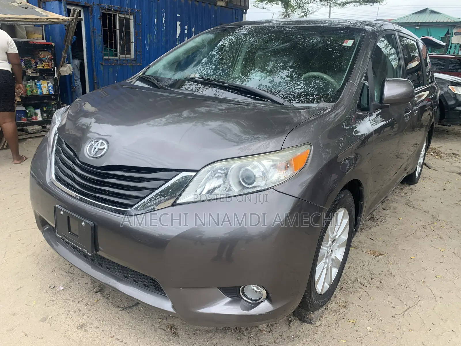 Toyota Sienna LE AWD 7-Passenger 2013 Gray