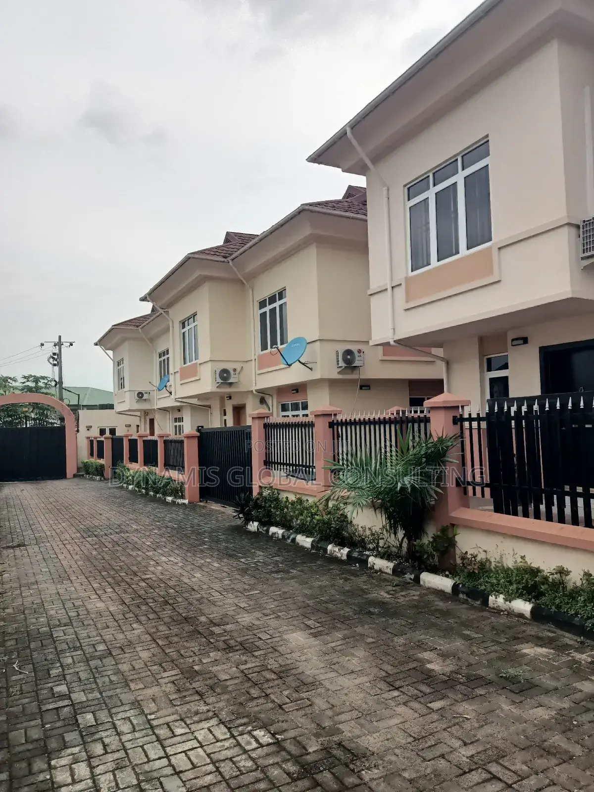 Furnished 4bdrm Duplex in Solomon Court Magodo for sale