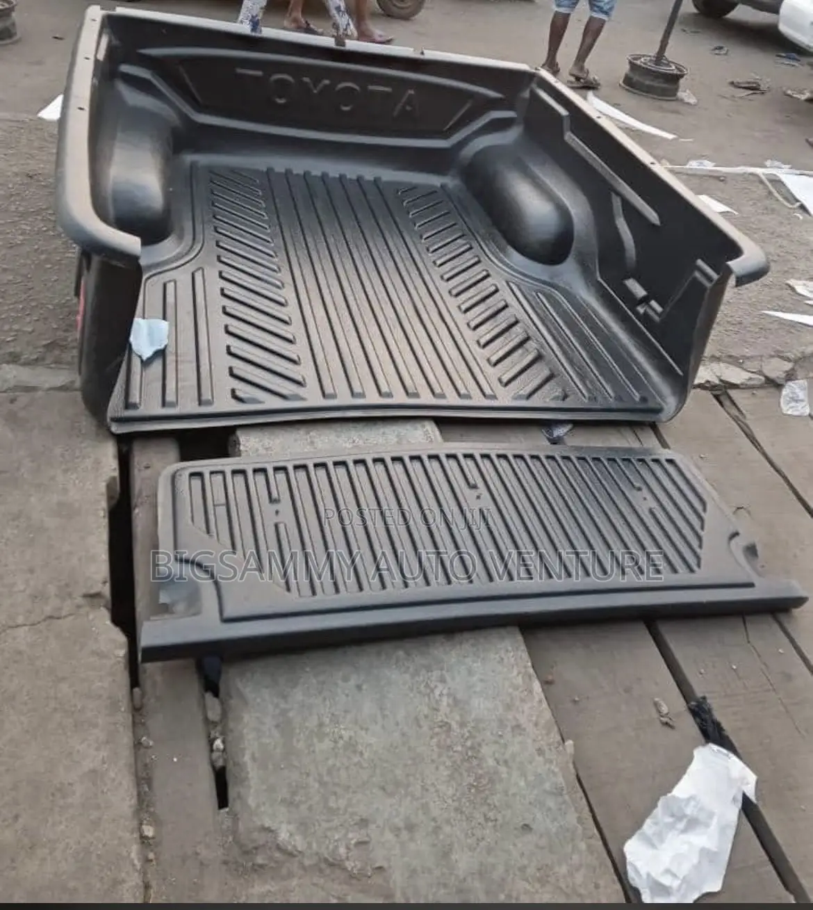 Toyota Hilux Bucket