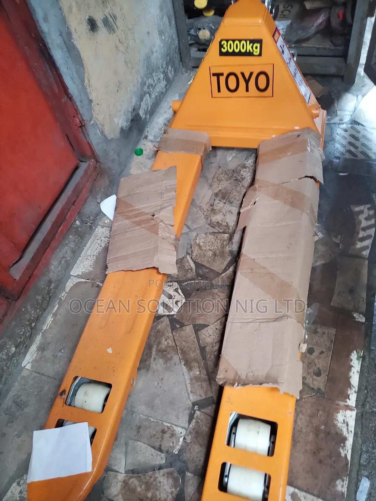 Pallet Trucks/ Pallet Jack 3000kg