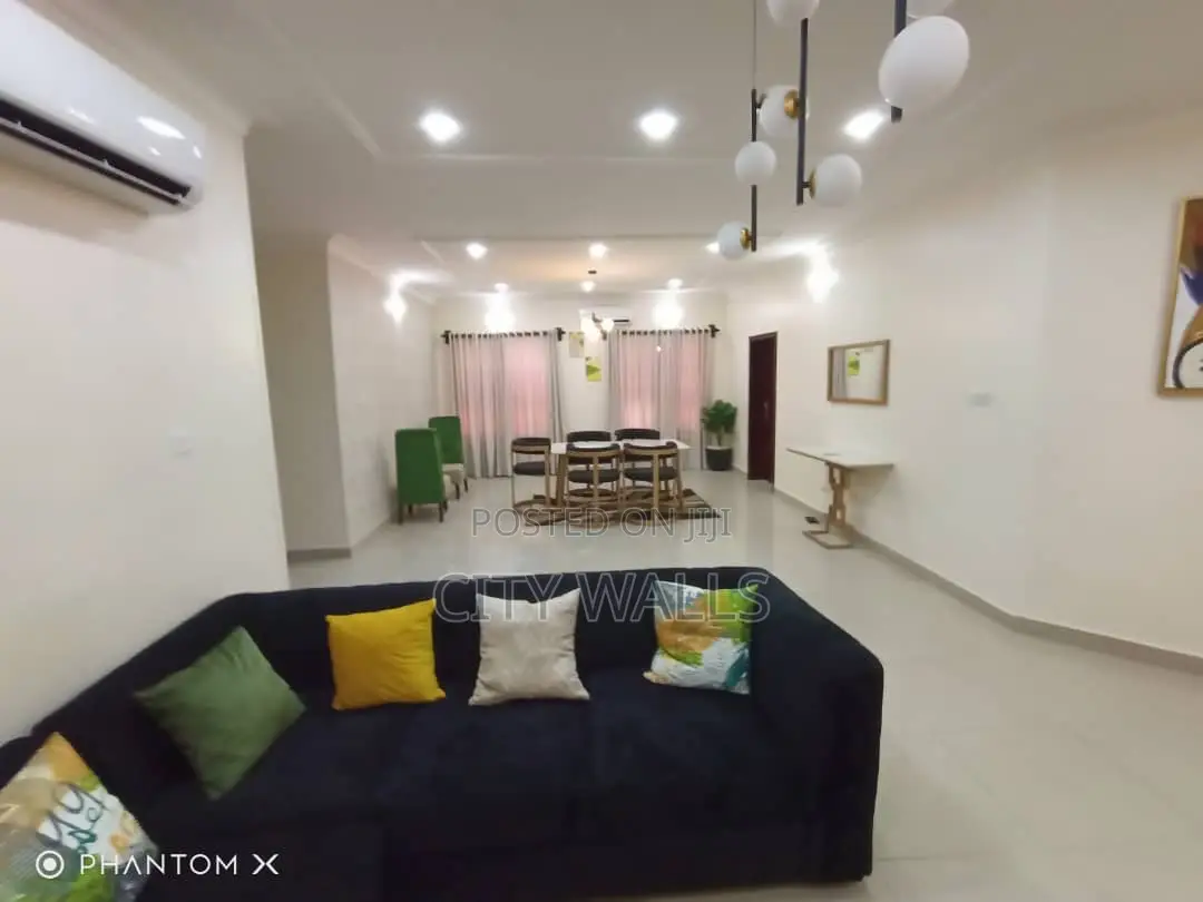Furnished 3bdrm Block of Flats in Chevron for rent