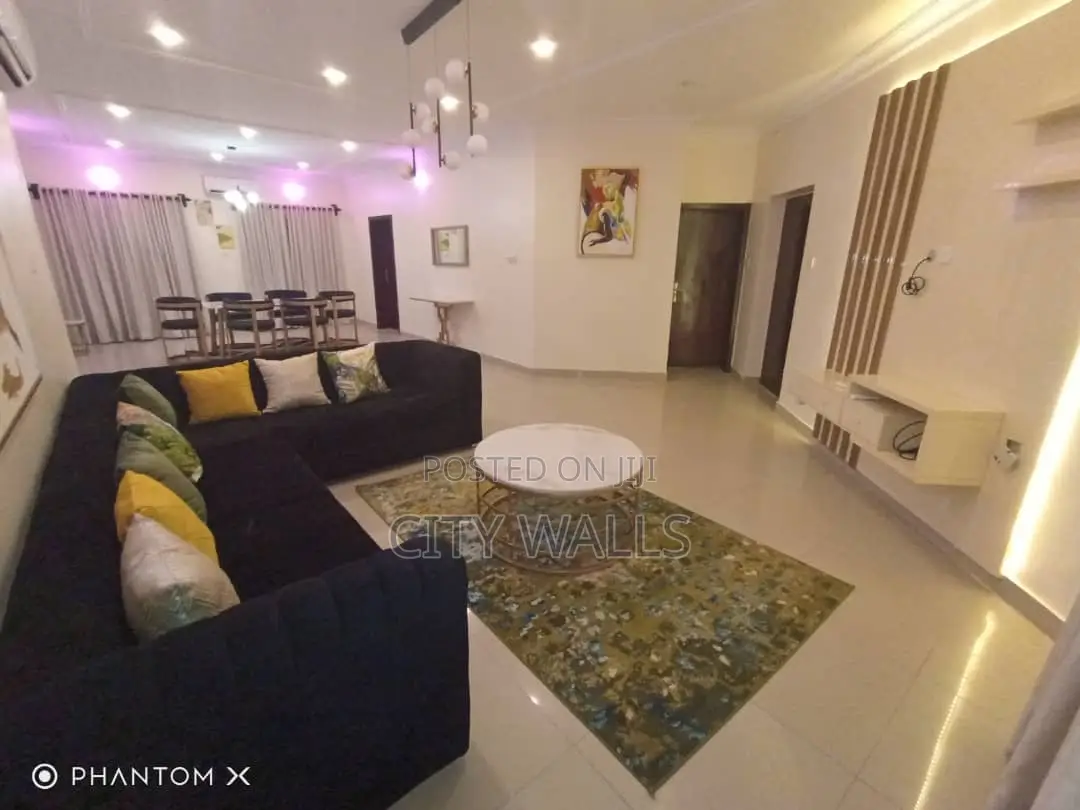 Furnished 3bdrm Block of Flats in Chevron for rent