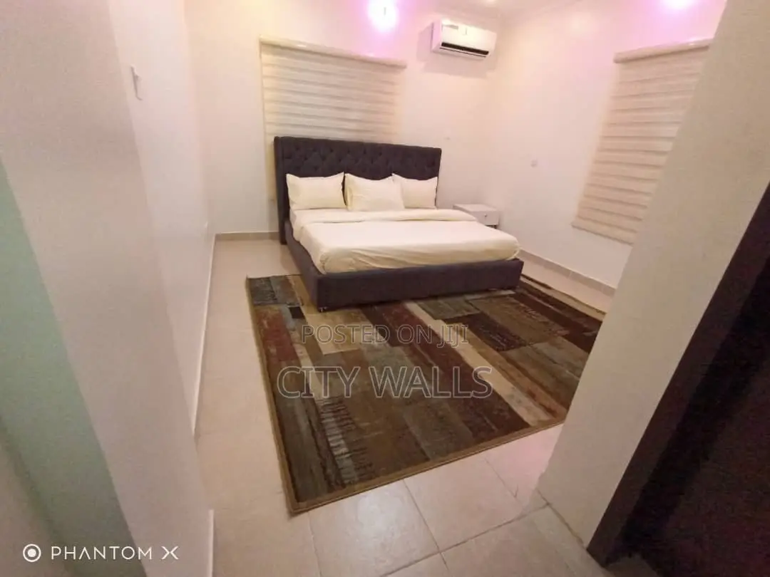 Furnished 3bdrm Block of Flats in Chevron for rent