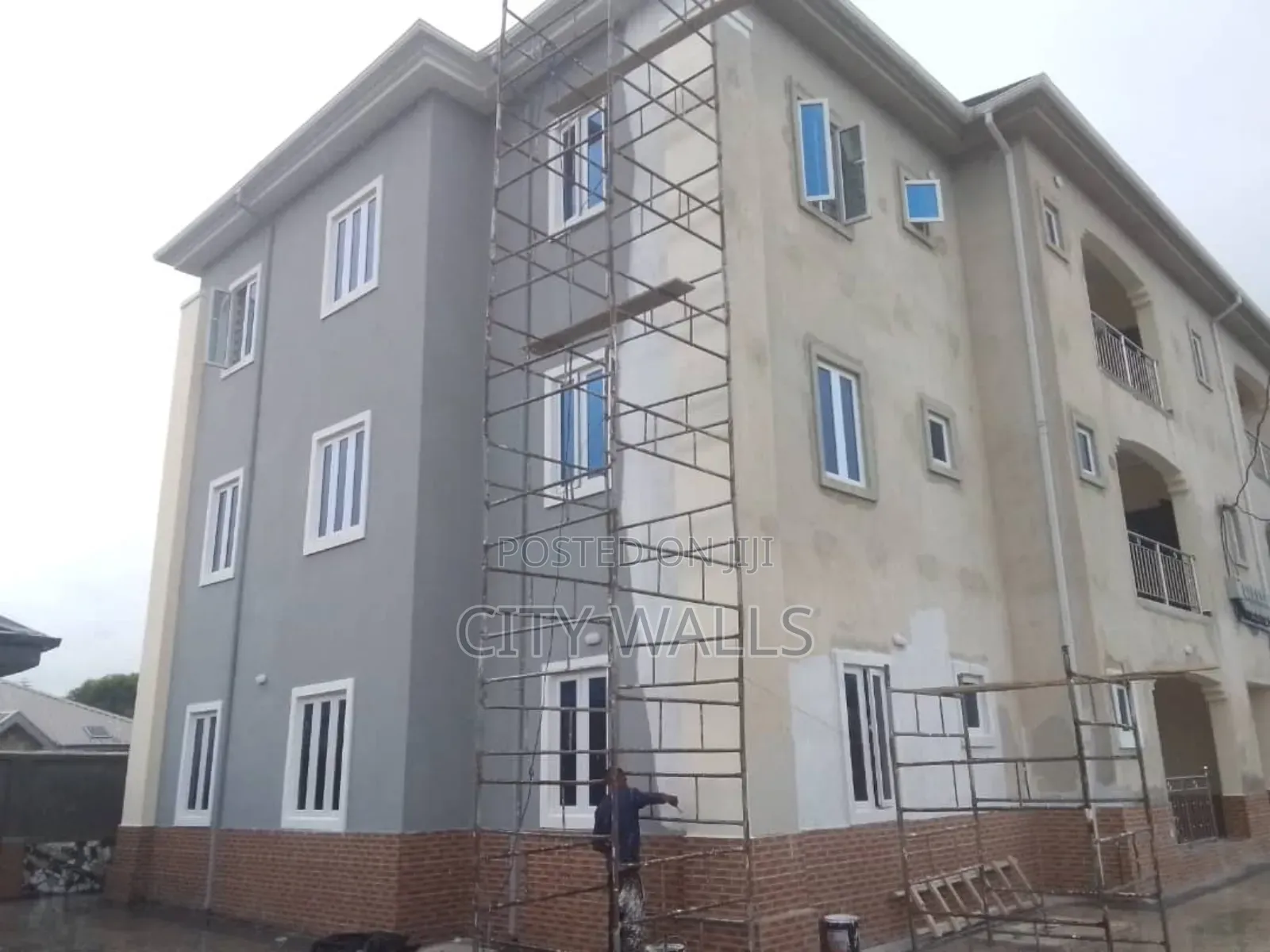 3bdrm Block of Flats in Ogombo for rent