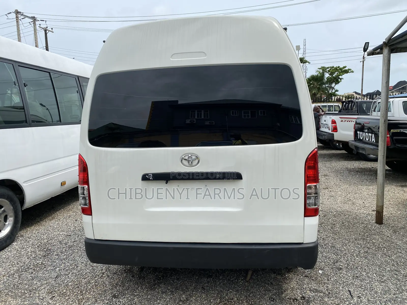 Toyota HiAce 2017 White