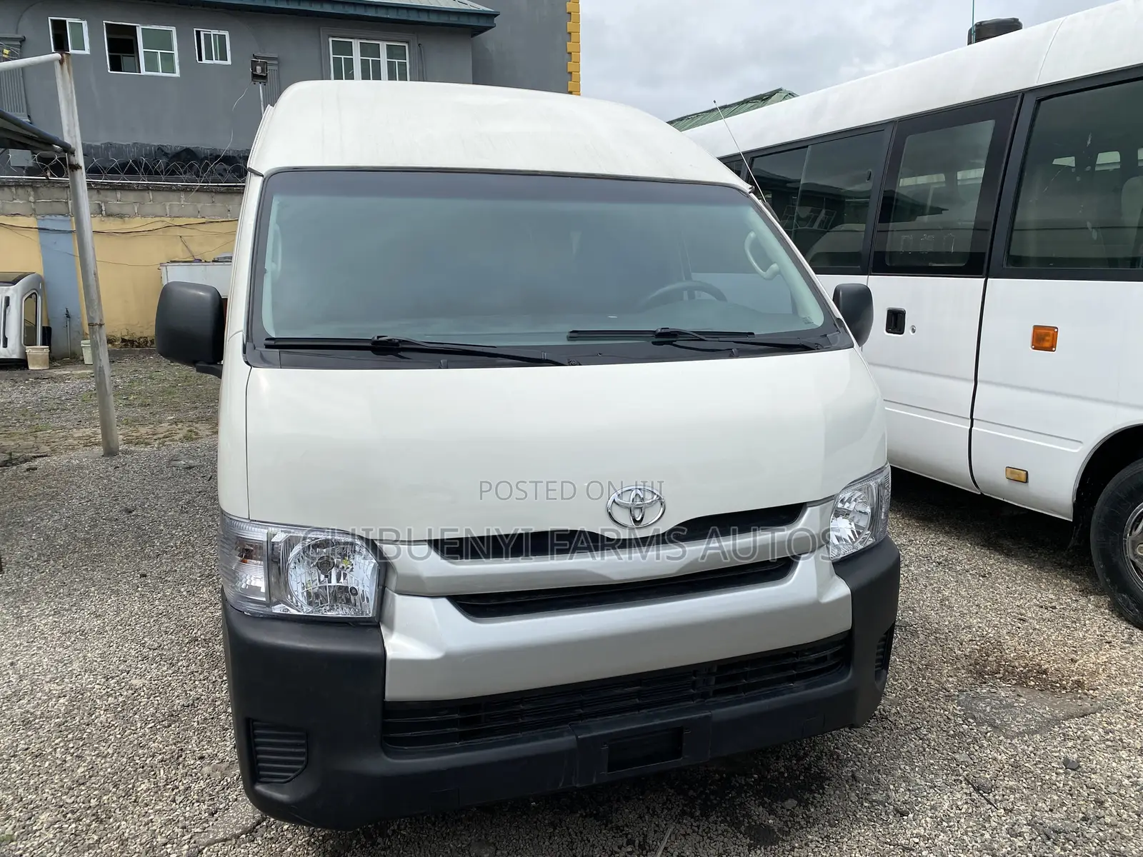 Toyota HiAce 2017 White