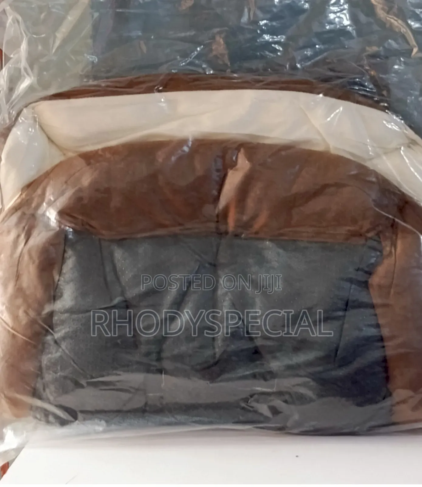 Pet Beds for Dogs and Cats: Available in Various Sizes