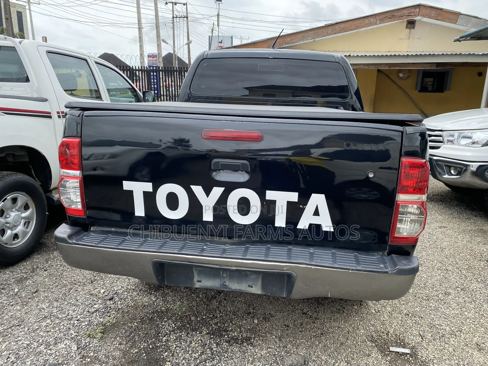 Toyota Hilux SR 4x4 2015 Black