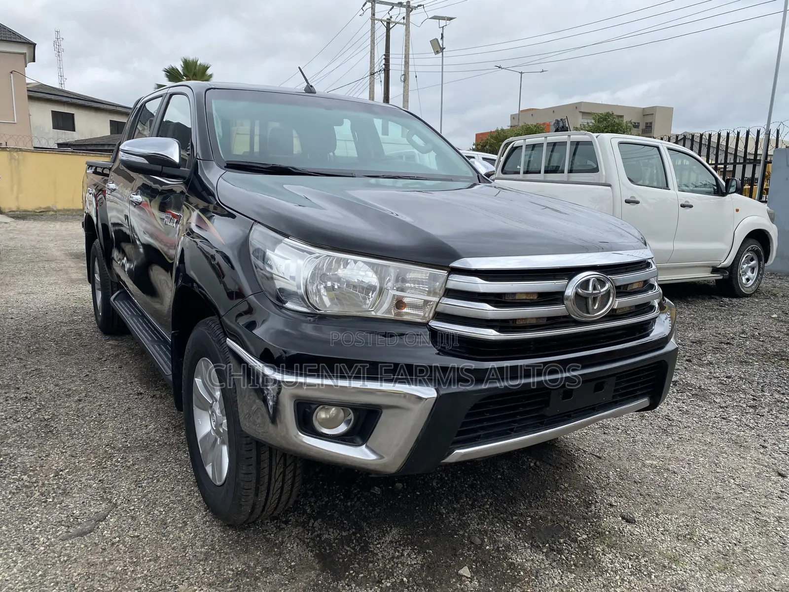 Toyota Hilux SR5 4x4 2019 Black