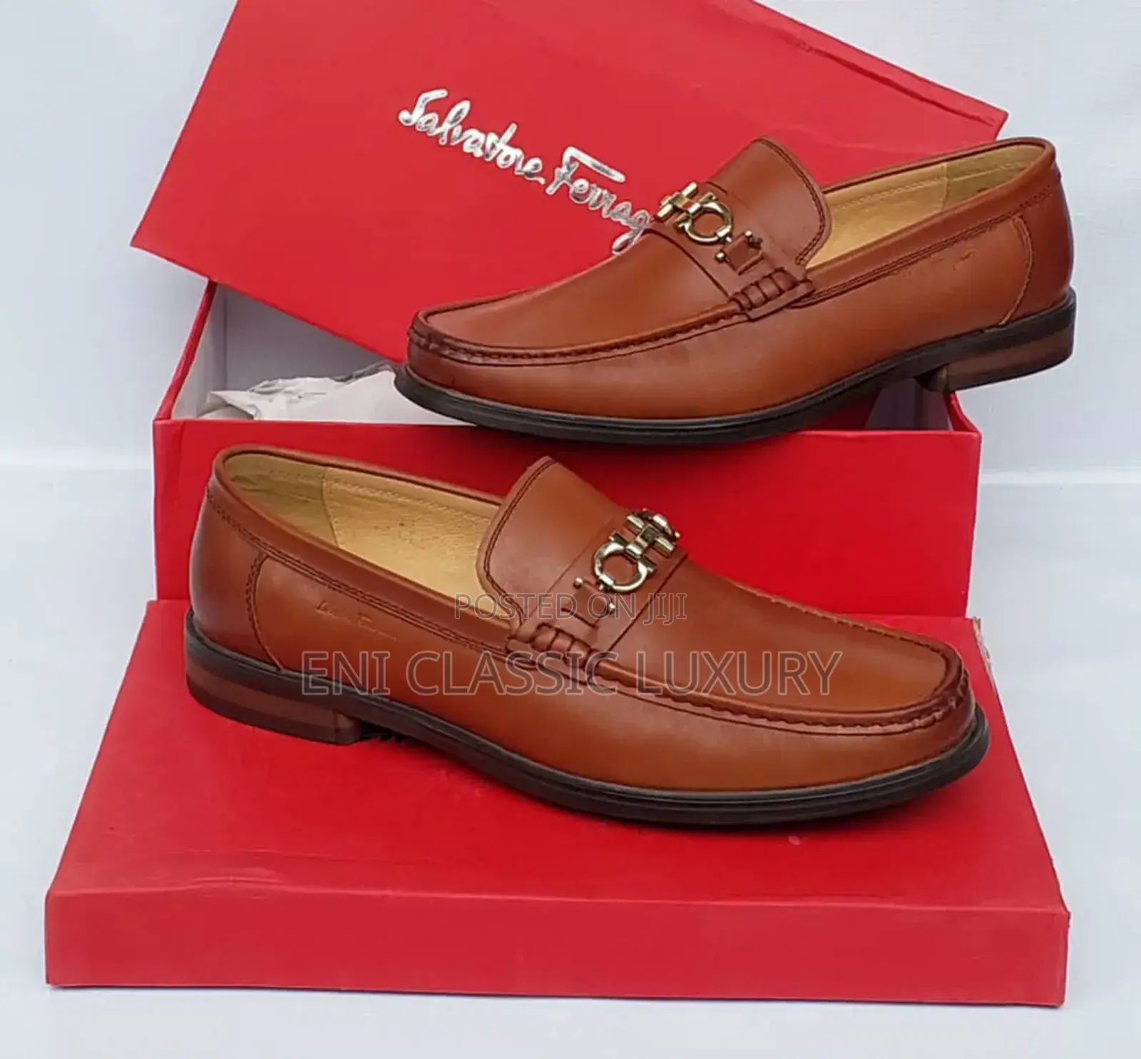 High Quality Leather Shoes Ferragamo Available in Store 