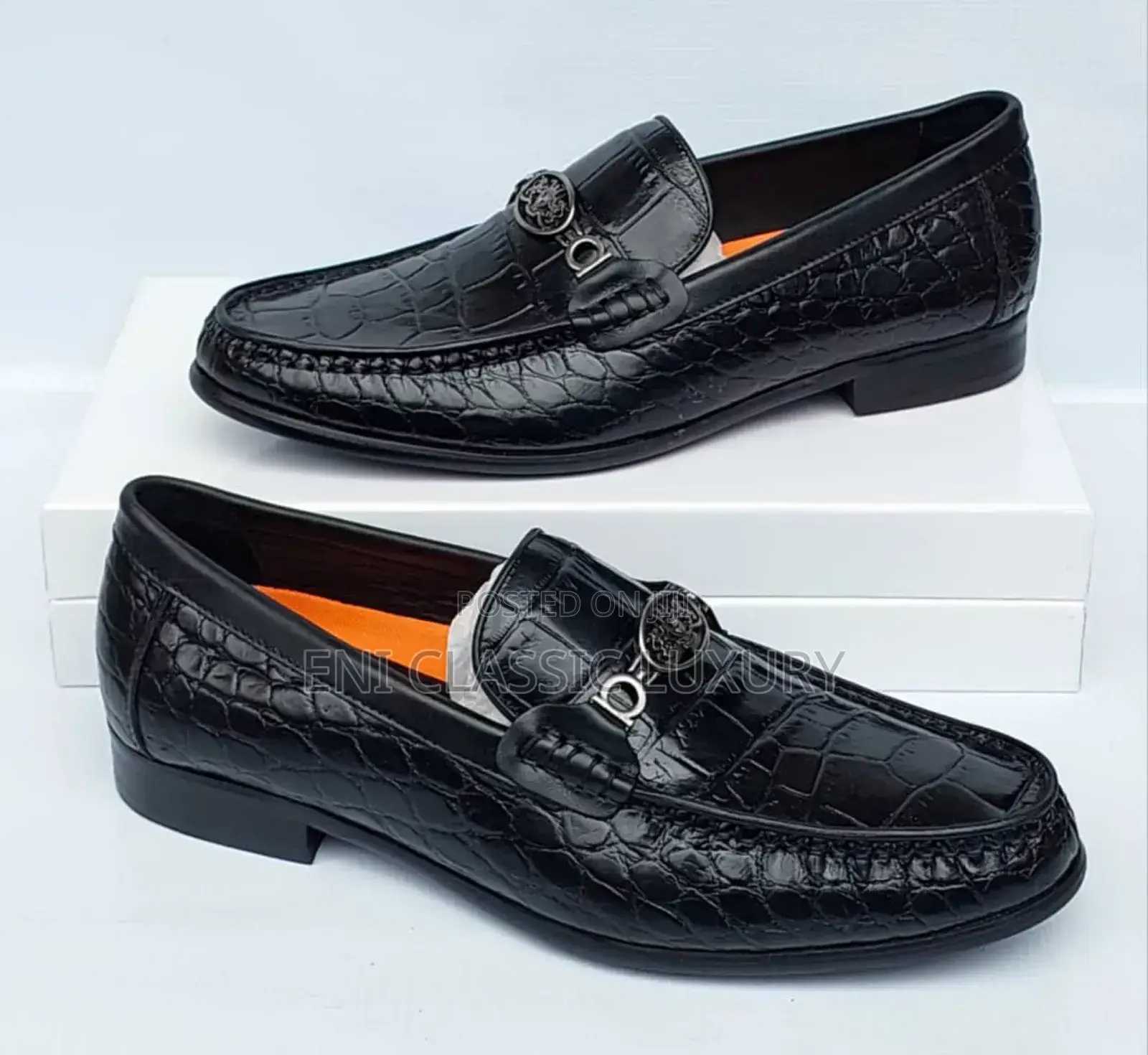 High Quality Leather Shoes Ferragamo Available in Store 