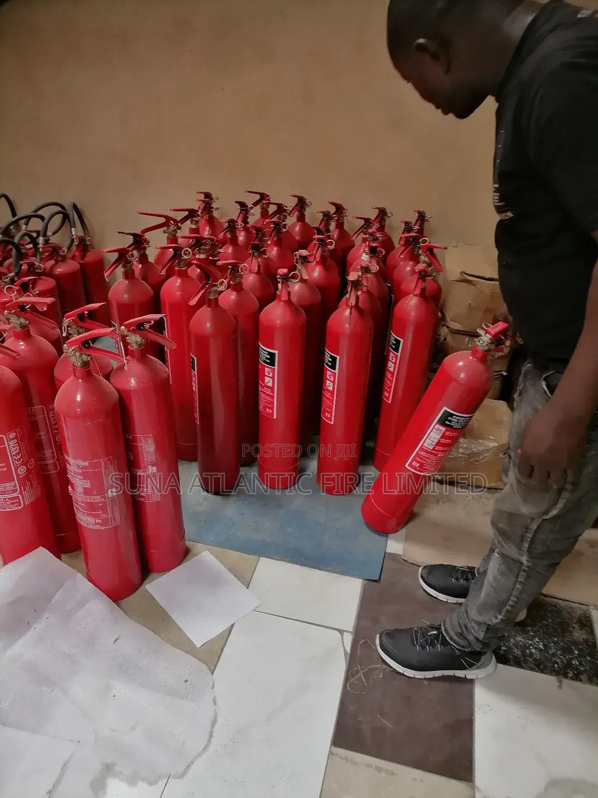 3KG Co2 Fire Extinguisher With Installation Bracket