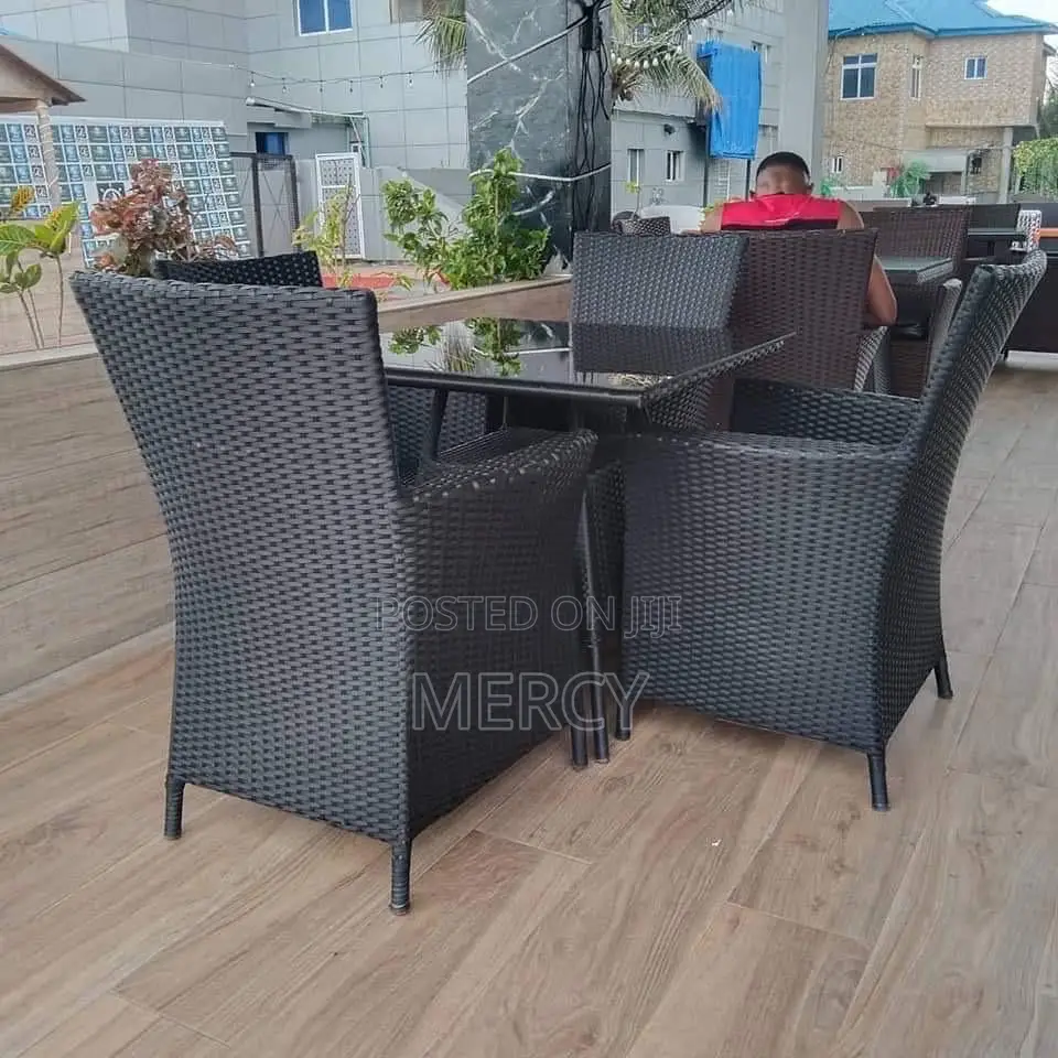 Bar Table and Chairs With Padded Seat