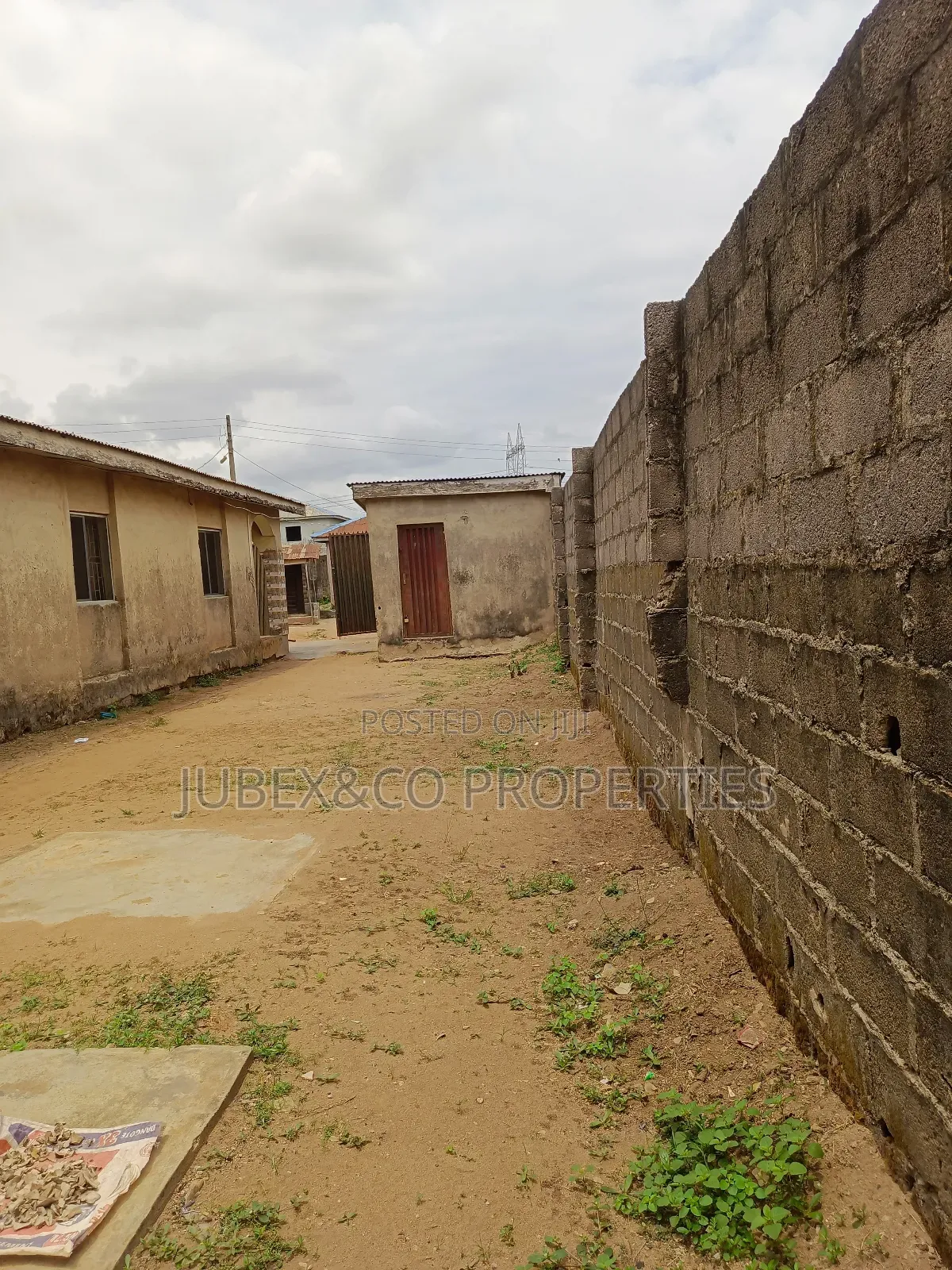 2bdrm Block of Flats in Singer  Ewupe, Ado-Odo/Ota for sale
